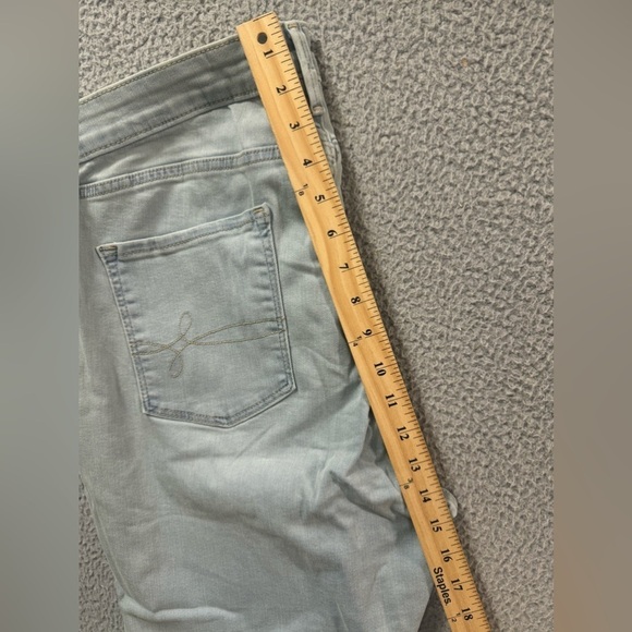 DENIZEN from Levis Women's Ultra-High Rise Super Skinny Slimming Jean 18 W34 New - Picture 8 of 9